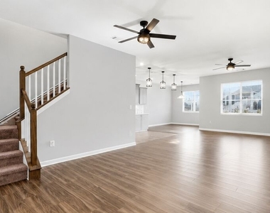 24 Aspen Way - Photo Thumbnail 2