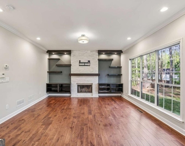 615 Tammany Pointe - Photo Thumbnail 2