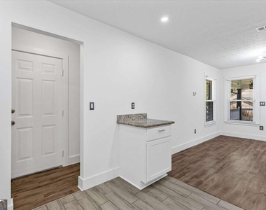 140 Grayland Creek Drive - Photo Thumbnail 7