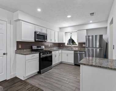 140 Grayland Creek Drive - Photo Thumbnail 6