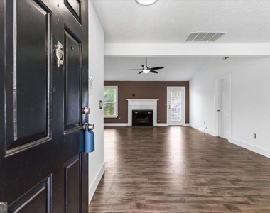 140 Grayland Creek Drive - Photo Thumbnail 3