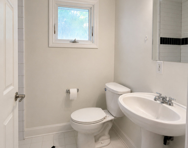 798 Saint Charles Avenue Ne - Photo Thumbnail 9