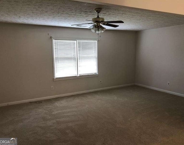 1579 Rockbridge Road - Photo Thumbnail 12