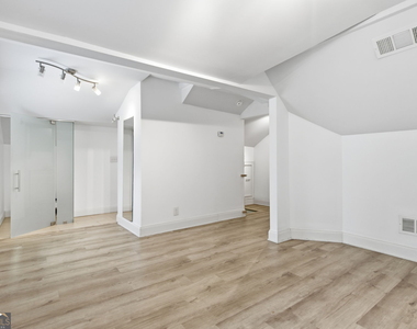 1669 Emerald Avenue Sw - Photo Thumbnail 23