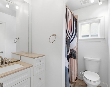 1669 Emerald Avenue Sw - Photo Thumbnail 16