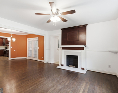 1669 Emerald Avenue Sw - Photo Thumbnail 2