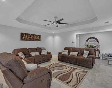 569 Garner Way Nw - Photo Thumbnail 6