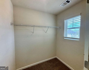 629 Carlton Pointe Drive - Photo Thumbnail 15