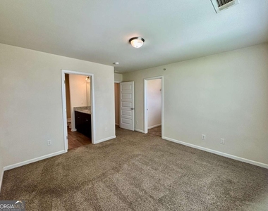 629 Carlton Pointe Drive - Photo Thumbnail 13