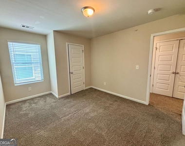 629 Carlton Pointe Drive - Photo Thumbnail 9
