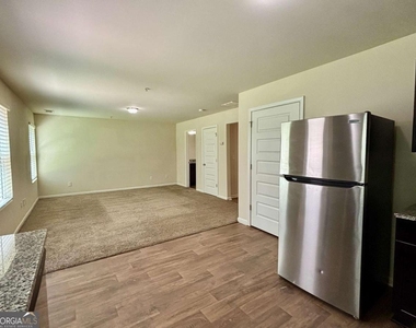 629 Carlton Pointe Drive - Photo Thumbnail 5