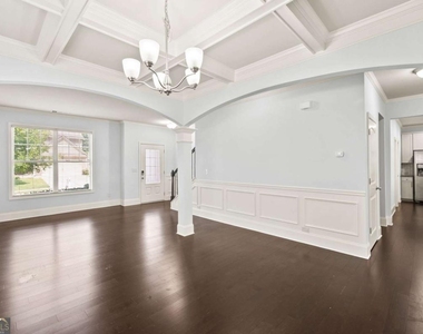 3845 Alden Place - Photo Thumbnail 5