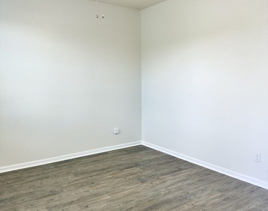 101 Cedar Breeze Drive - Photo Thumbnail 2