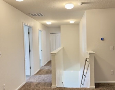 101 Cedar Breeze Drive - Photo Thumbnail 20