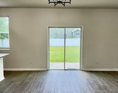 101 Cedar Breeze Drive - Photo Thumbnail 8
