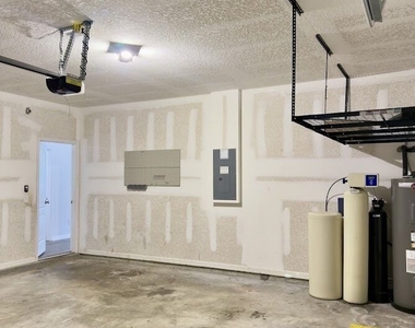 101 Cedar Breeze Drive - Photo Thumbnail 26