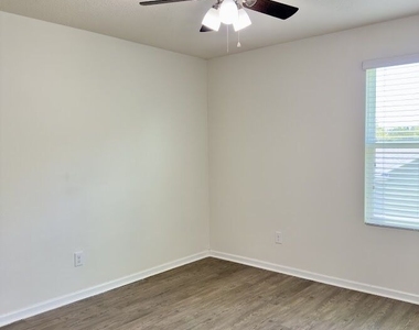 101 Cedar Breeze Drive - Photo Thumbnail 21