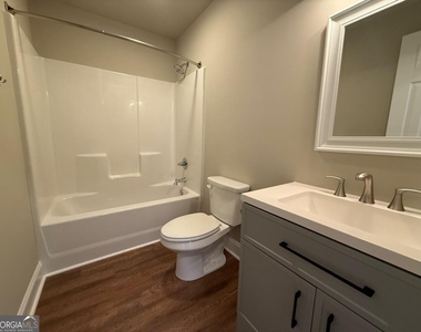 5915 Maiden Lane - Photo Thumbnail 4