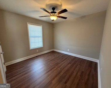 5915 Maiden Lane - Photo Thumbnail 6