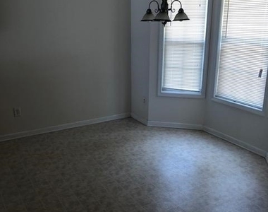180 Waters Edge Drive - Photo Thumbnail 2