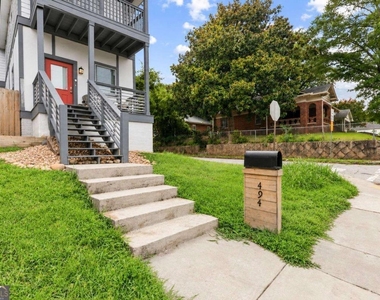 494 Rockwell Street Sw - Photo Thumbnail 1