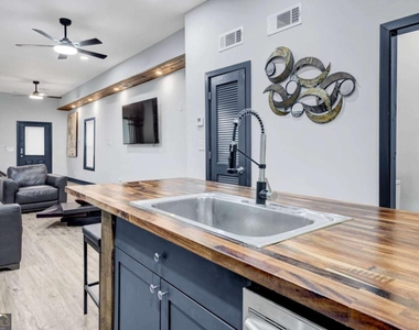 494 Rockwell Street Sw - Photo Thumbnail 10