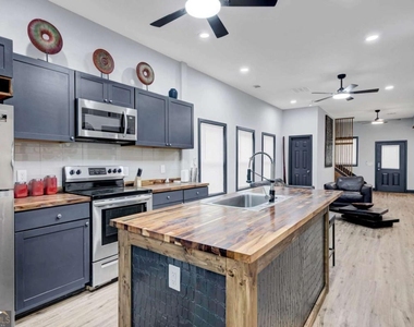 494 Rockwell Street Sw - Photo Thumbnail 7