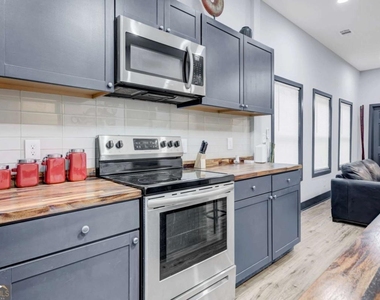 494 Rockwell Street Sw - Photo Thumbnail 9