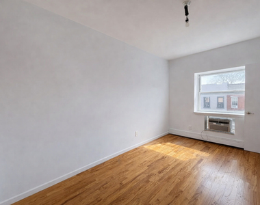 267 Hull Street - Photo Thumbnail 3