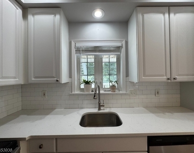 32 Woodland Dr - Photo Thumbnail 16