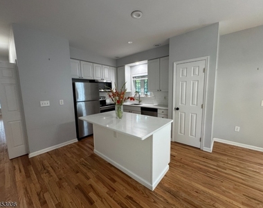 32 Woodland Dr - Photo Thumbnail 13