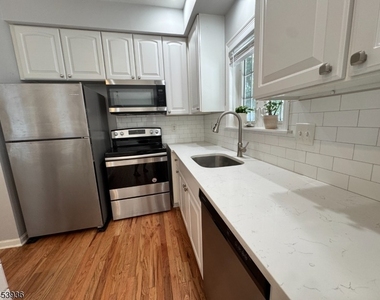 32 Woodland Dr - Photo Thumbnail 15