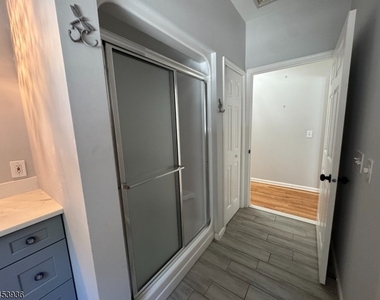 32 Woodland Dr - Photo Thumbnail 24