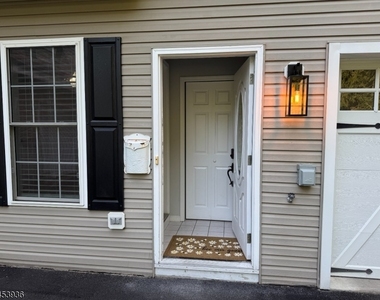 32 Woodland Dr - Photo Thumbnail 8
