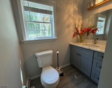 32 Woodland Dr - Photo Thumbnail 21