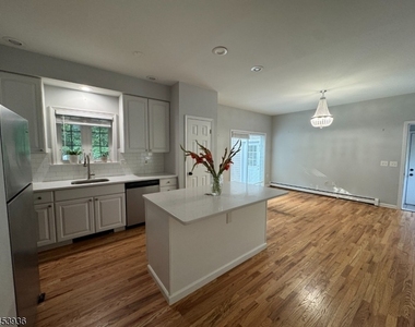 32 Woodland Dr - Photo Thumbnail 12