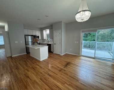 32 Woodland Dr - Photo Thumbnail 14