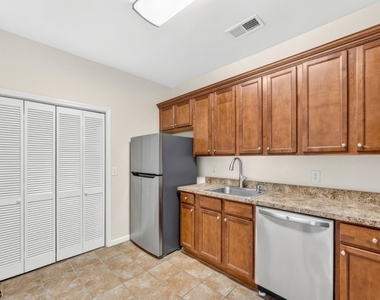 62 W Main St - Photo Thumbnail 9
