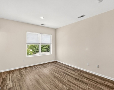 62 W Main St - Photo Thumbnail 17