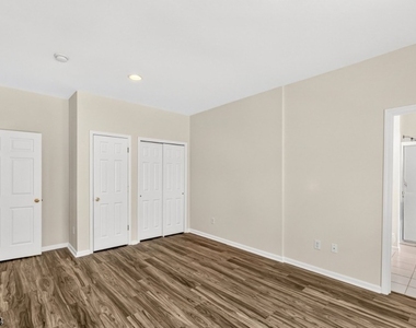 62 W Main St - Photo Thumbnail 12