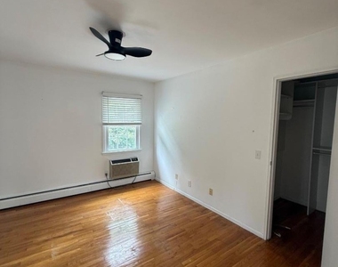 307 Pitney Pl - Photo Thumbnail 5