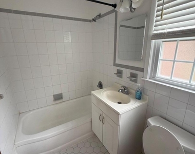 307 Pitney Pl - Photo Thumbnail 6