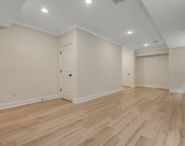 51 Summit Ave, Unit A - Photo Thumbnail 16