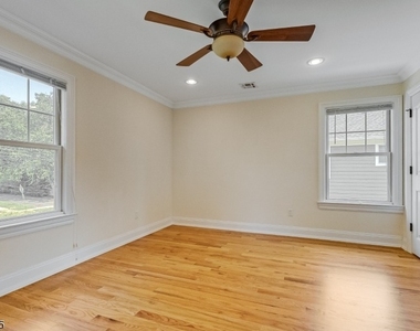 51 Summit Ave, Unit A - Photo Thumbnail 14