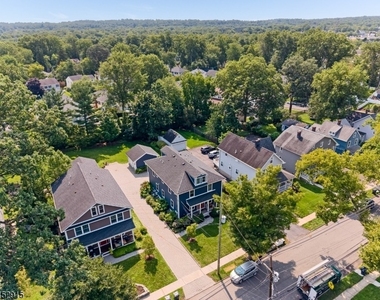 51 Summit Ave, Unit A - Photo Thumbnail 29
