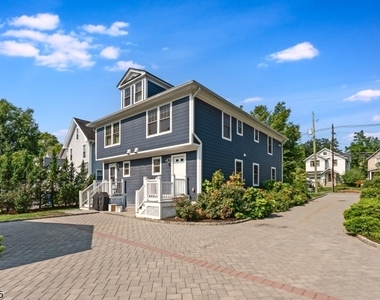 51 Summit Ave, Unit A - Photo Thumbnail 23