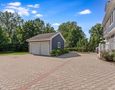 51 Summit Ave, Unit A - Photo Thumbnail 24