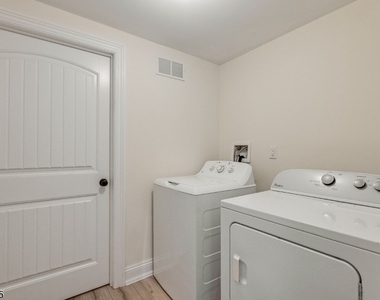 51 Summit Ave, Unit A - Photo Thumbnail 20