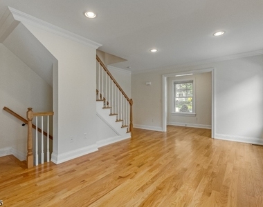 51 Summit Ave, Unit A - Photo Thumbnail 15