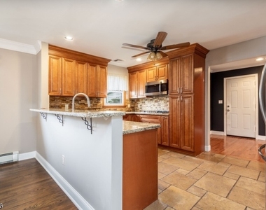 7 Bari Dr - Photo Thumbnail 15